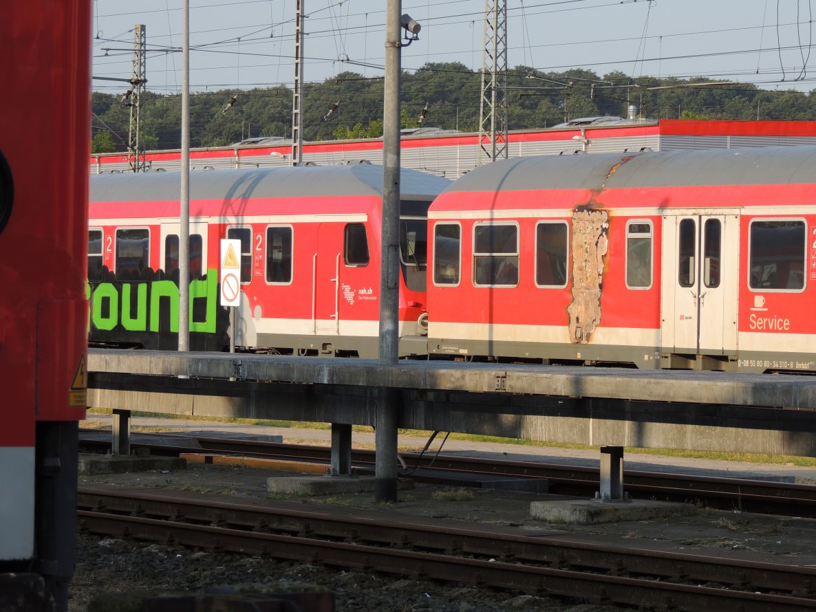 Graffiti Train - Photo by kieltaggsatnight