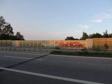 Graffiti Wall - Photo by kieltaggsatnight