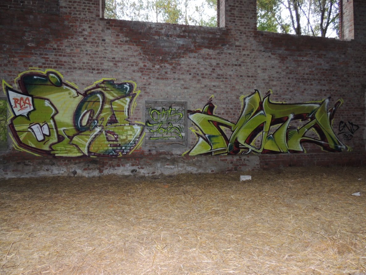 Graffiti Wall - Photo by kieltaggsatnight - Otik, RCA, Mota (2013)