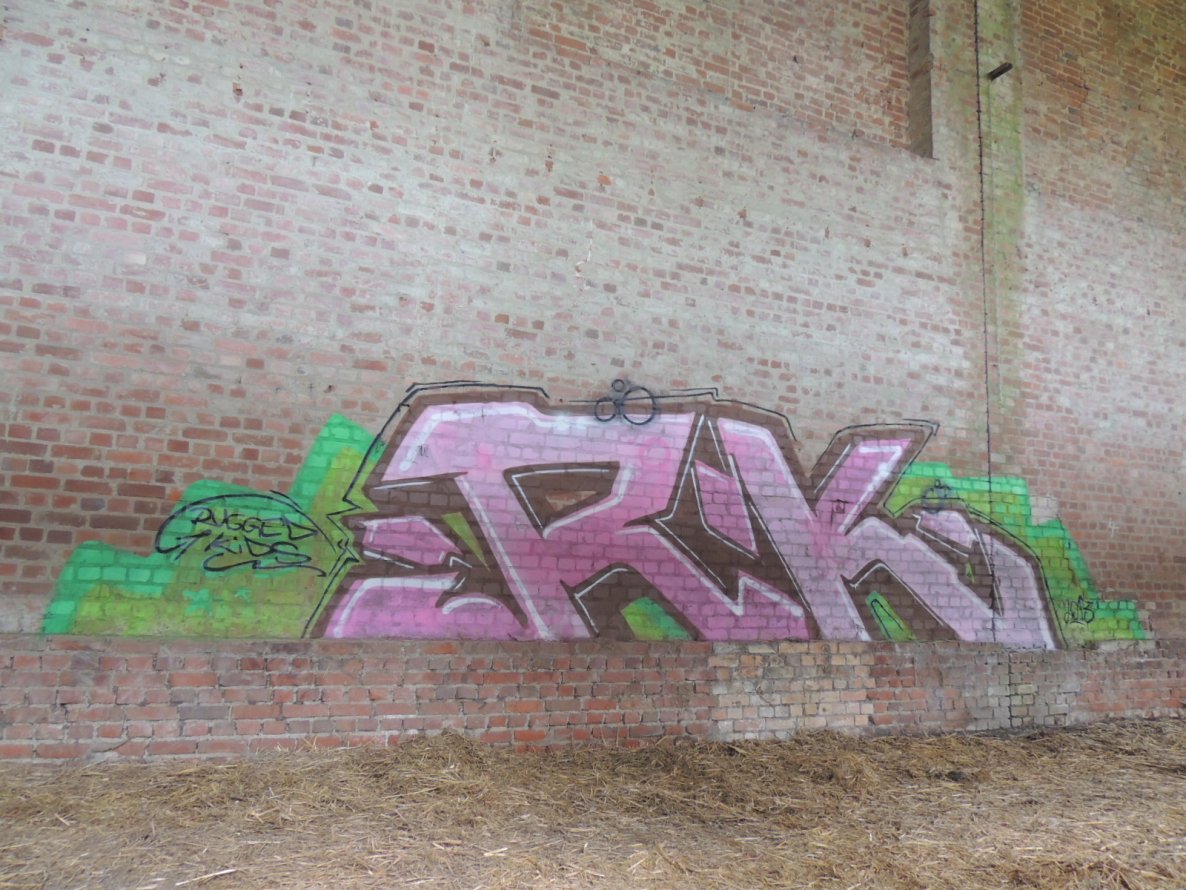 Graffiti Wall - Photo by kieltaggsatnight - RK, Crew (2013)