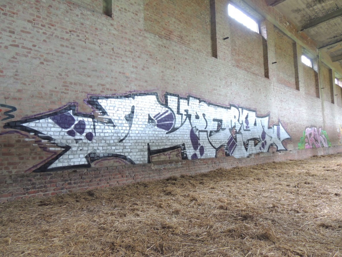Graffiti Wall - Photo by kieltaggsatnight - Rey, LETS, RK (2013)