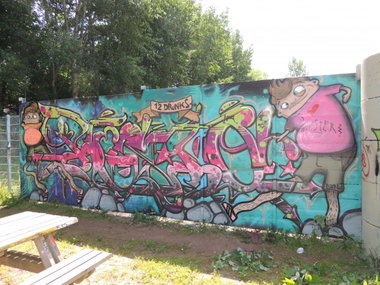 Graffiti Wall - Photo by kieltaggsatnight - Pesto, 12, Drunks (2013)