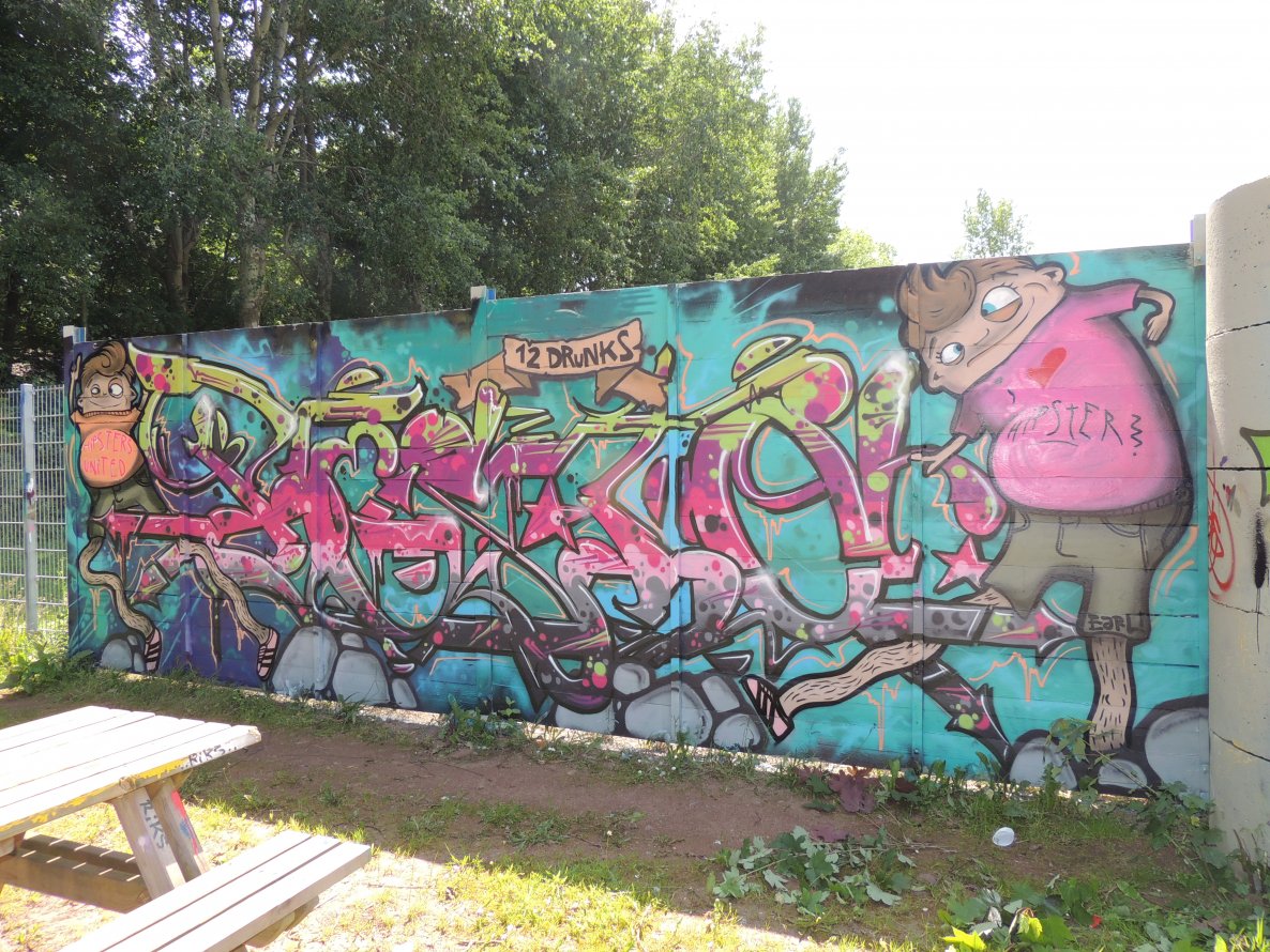 Graffiti Wall - Photo by kieltaggsatnight - Pesto, 12, Drunks (2013)