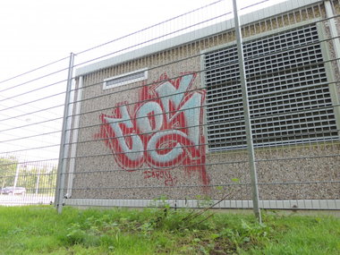 Graffiti Wall - Photo by kieltaggsatnight - COS