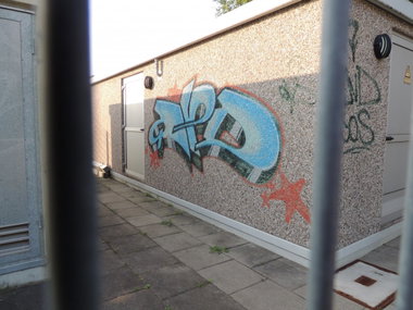 Graffiti Wall - Photo by kieltaggsatnight - QVD (2006)