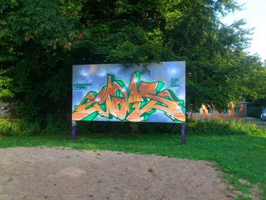 Graffiti Wall - Photo by kieltaggsatnight - Mois (2013)