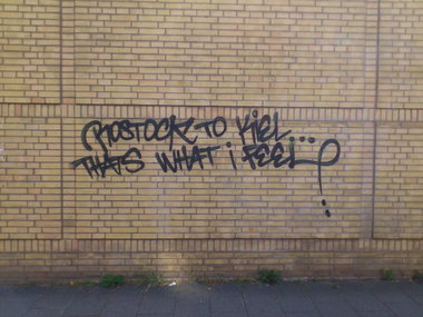 Graffiti Wall - Photo by kieltaggsatnight (2013)