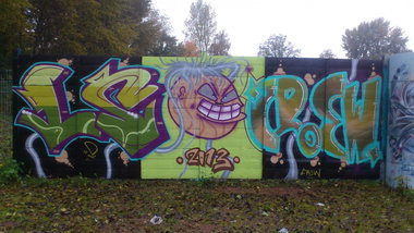 Graffiti Wall - Photo by kieltaggsatnight - LS, crew (2013)