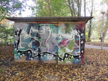 Graffiti Bombing - Photo by kieltaggsatnight - QVD, crew (2013)