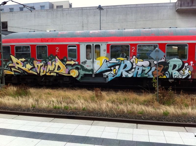 Graffiti Wall - Photo by kieltaggsatnight - Round, Razor (2013)