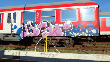 Graffiti Train - Photo by kieltaggsatnight - DSF (2013)