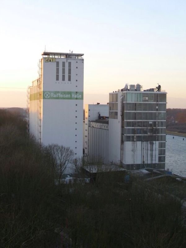 Graffiti Bombing - Photo by kieltaggsatnight - GND (2012)