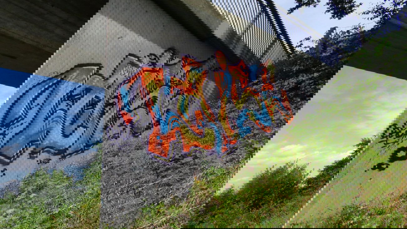 Graffiti Bombing - Photo by kieltaggsatnight - Laise, OBK