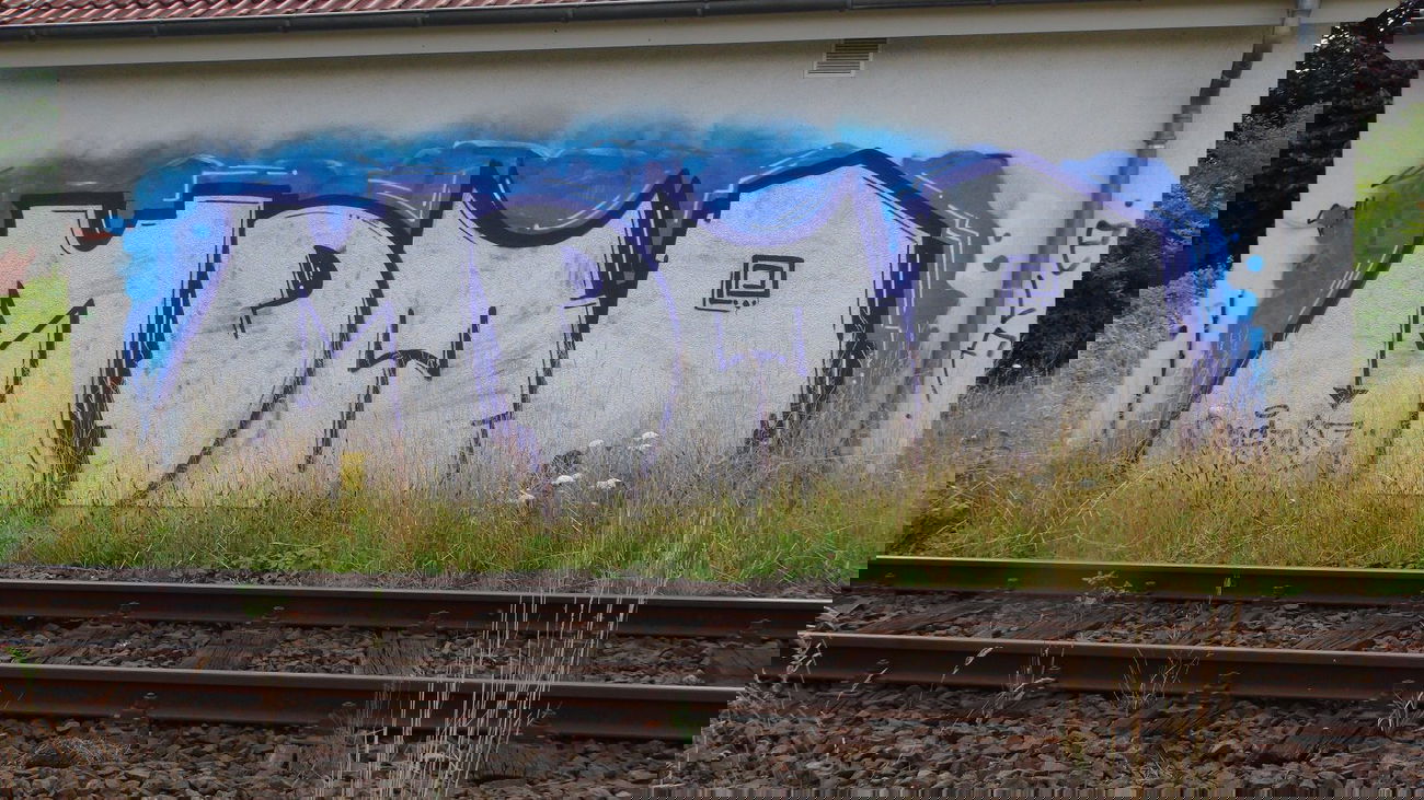 Graffiti Bombing - Photo by kieltaggsatnight - MDMA, Hipstaz