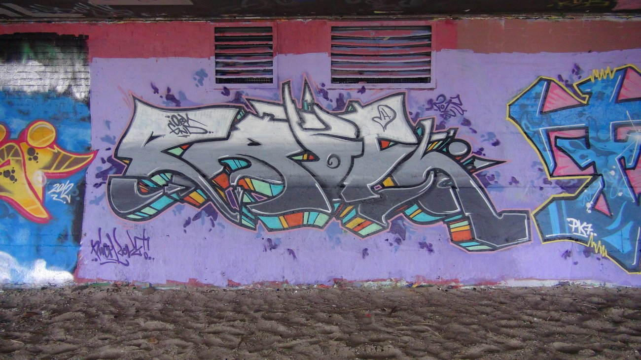 Graffiti Wall - Photo by kieltaggsatnight - Profil, OBK, GND