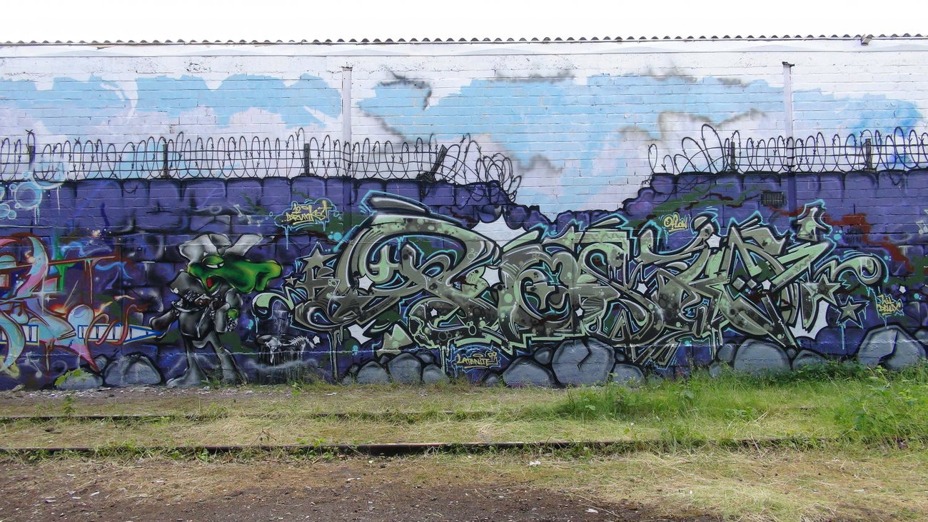 Graffiti Wall - Photo by kieltaggsatnight - Pesto, Zkie, KFC (2013)