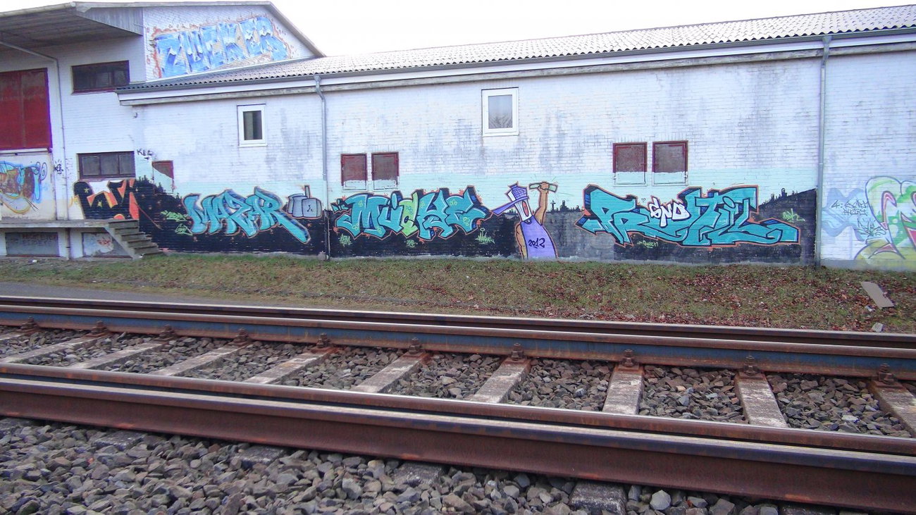 Graffiti Wall - Photo by kieltaggsatnight - Mazar, GND, Mücke (2013)