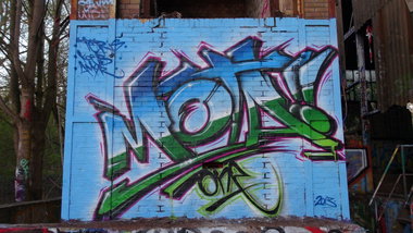 Graffiti Wall - Photo by kieltaggsatnight - Mota, GND (2013)
