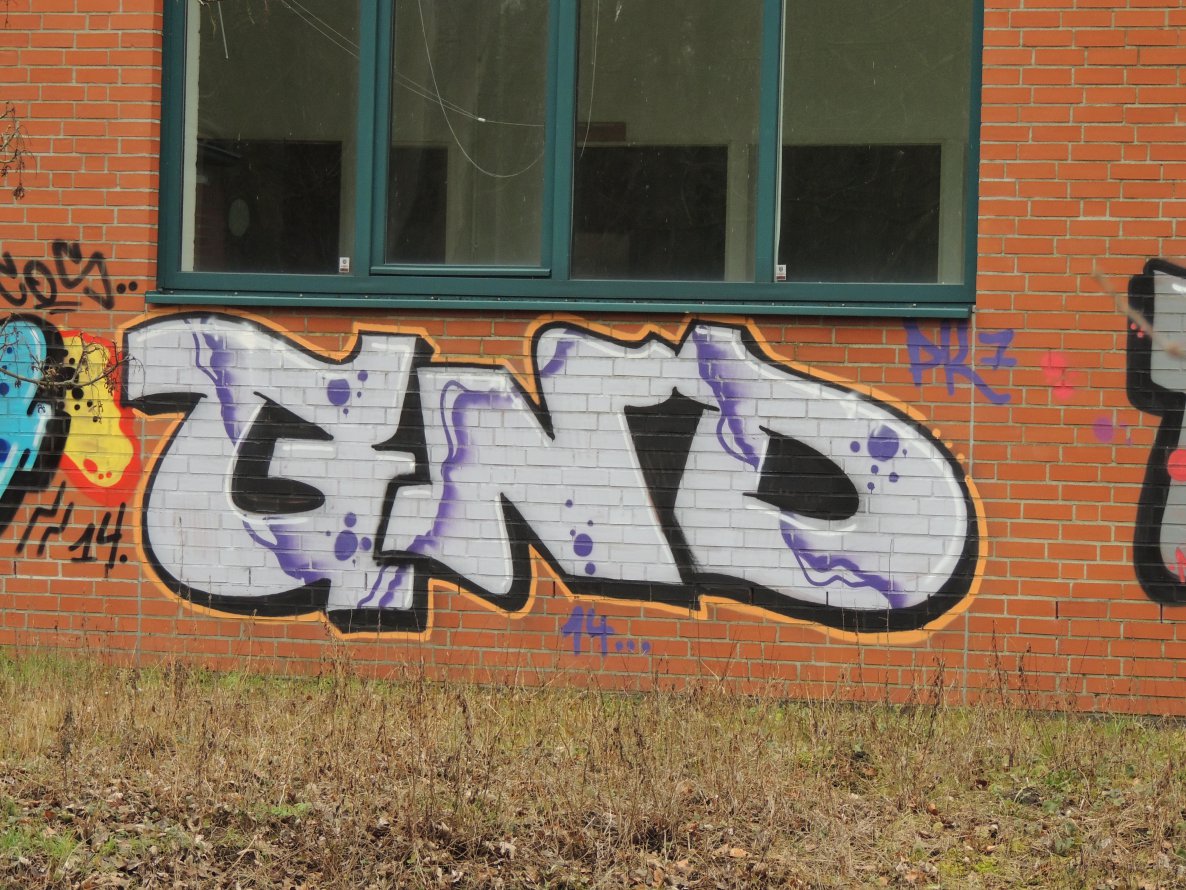 Graffiti Wall - Photo by kieltaggsatnight - GND