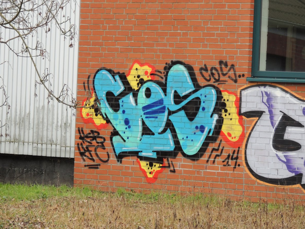 Graffiti Wall - Photo by kieltaggsatnight - COS (2014)