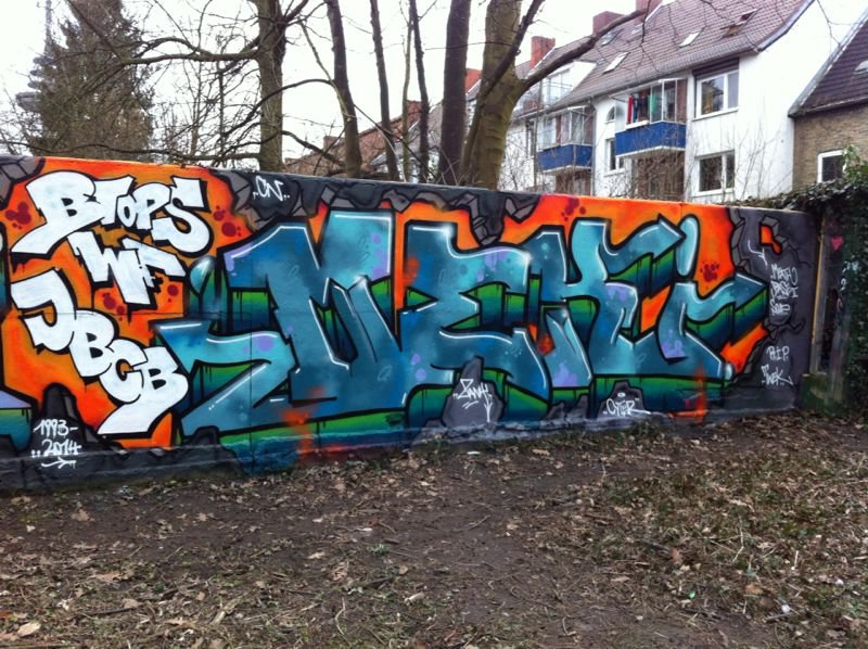 Graffiti Wall - Photo by kieltaggsatnight - Meki (2014)