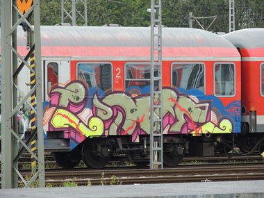 Graffiti Train - Photo by kieltaggsatnight - Love, yrz (2014)