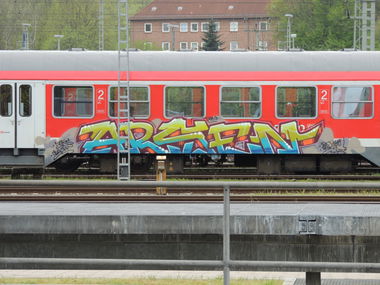 Graffiti Train - Photo by kieltaggsatnight - Arsen (2014)