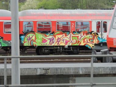 Graffiti Train - Photo by kieltaggsatnight (2014)