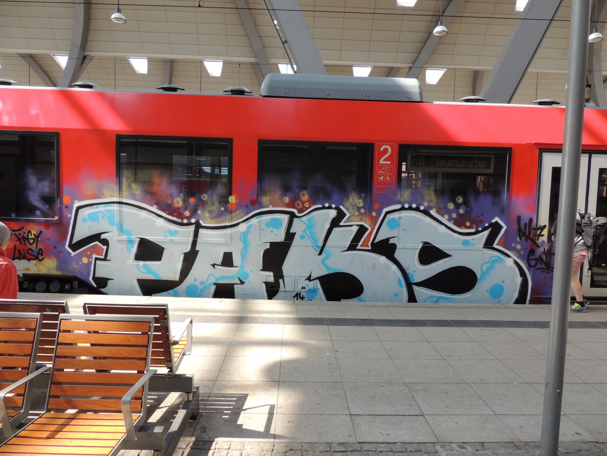Graffiti Train - Photo by kieltaggsatnight - Paks, PK7, GND (2014)