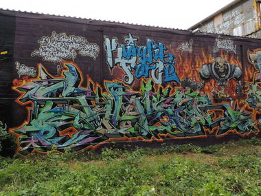 Graffiti Wall - Photo by kieltaggsatnight - Shaker, KFC, OHAs (2014)