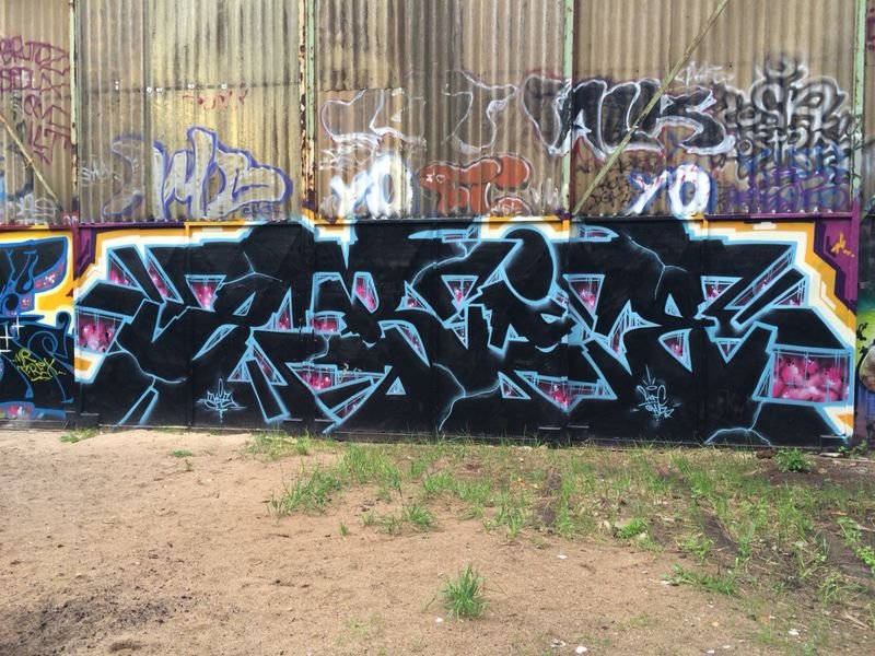 Graffiti Wall - Photo by kieltaggsatnight - Zkie, KFC, OHAS (2014)