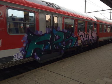 Graffiti Train - Photo by kieltaggsatnight - FORS, PHACD, QVD (2014)