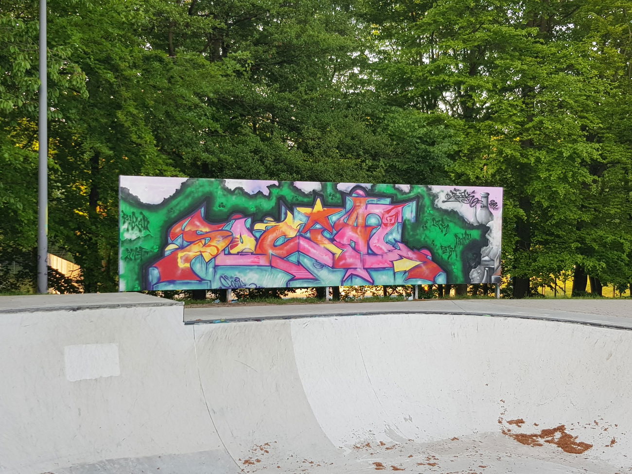 Graffiti Wall - Photo by kieltaggsatnight - Social (2018)