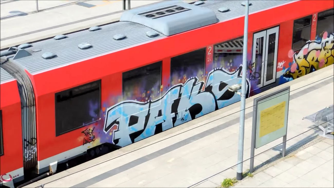 Graffiti Train - Photo by kieltaggsatnight - Paks, pk7, gnd (2015)