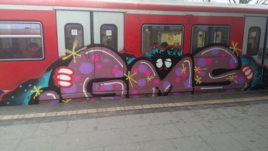 Graffiti Train in Hamburg - Photo by kieltaggsatnight - GMS (2015)