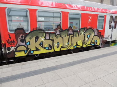 Graffiti Train - Photo by kieltaggsatnight - Round (2014)
