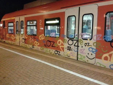Graffiti Train - Photo by kieltaggsatnight - RIP, OZ, OZ (2015)