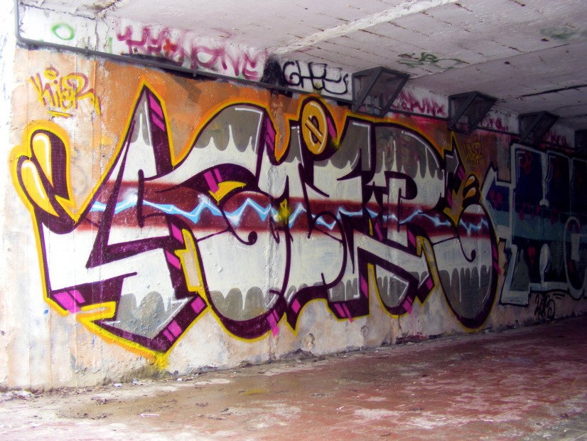 Graffiti Wall - Photo by kier (2013)