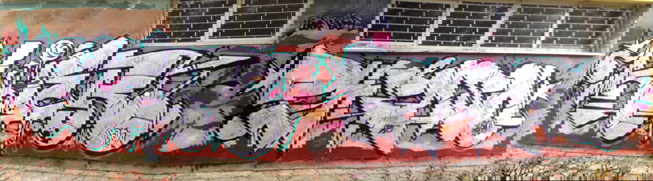 Graffiti Wall - Photo by kier - kier, knzr, phemso (2013)