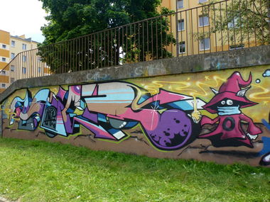 Graffiti Wall - Photo by kier