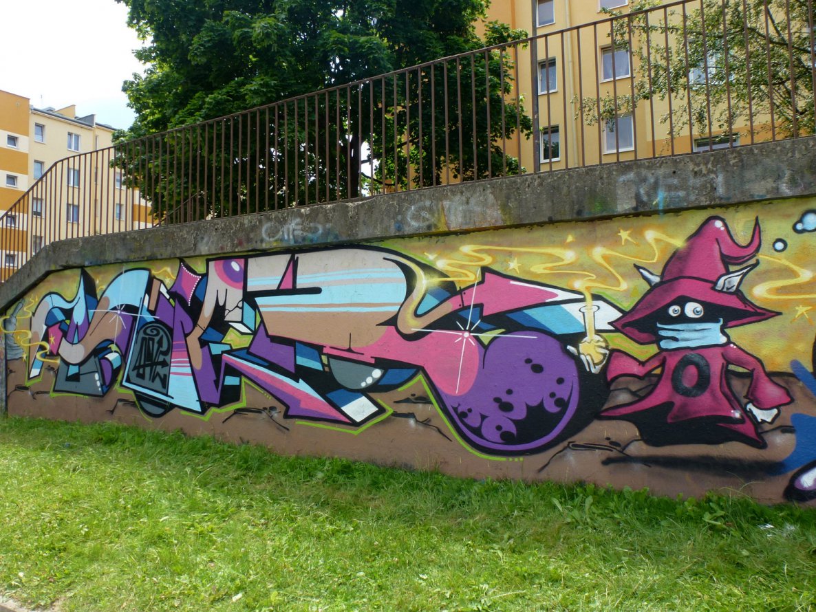 Graffiti Wall - Photo by kier