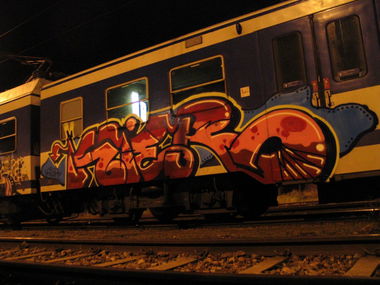 Graffiti Train - Photo by kier (2014)