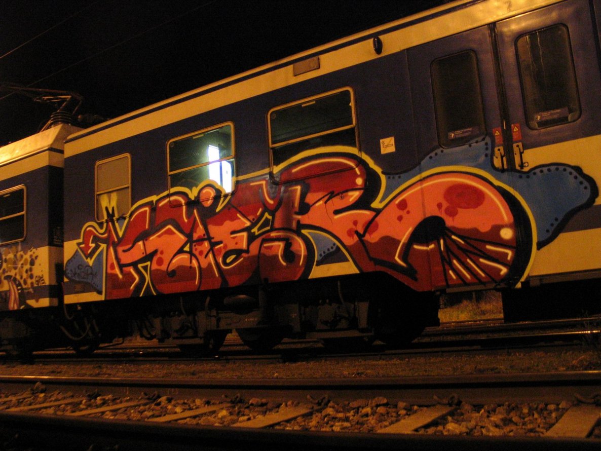 Graffiti Train - Photo by kier (2014)