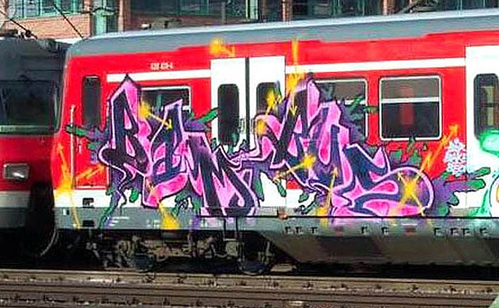 Graffiti Train in Hamburg - Photo by king - bambus