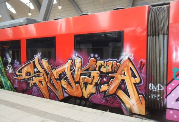 Graffiti Train - Photo by king - shaka