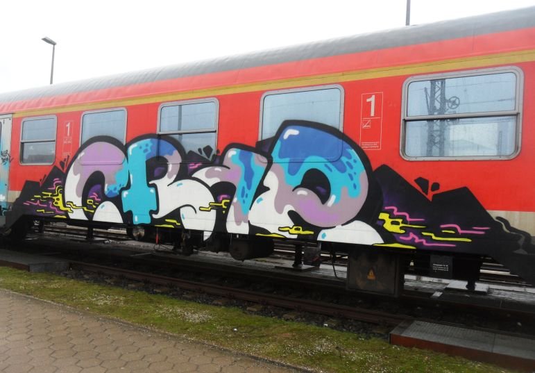 Graffiti Train in Kiel - Photo by king - crap