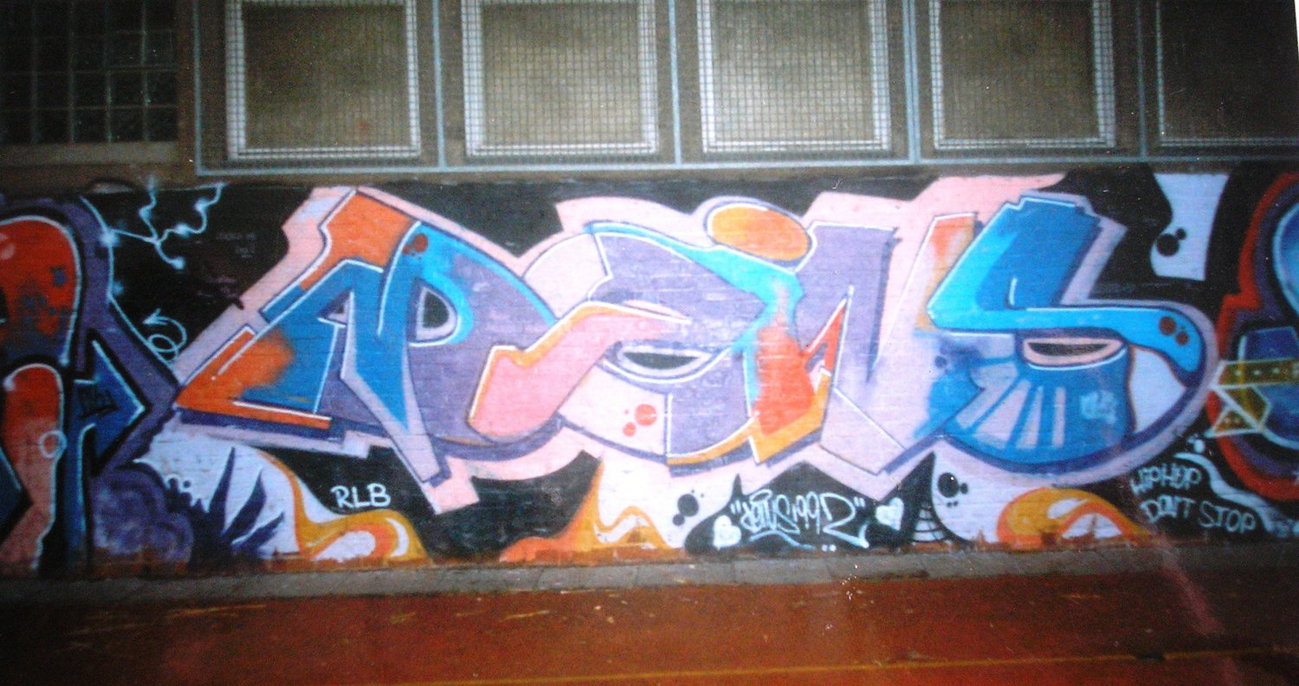 Graffiti Wall - Photo by king - dens (1992)
