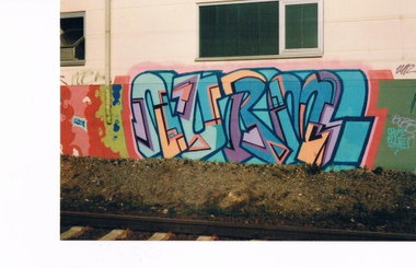 Graffiti Wall - Photo by king - norm