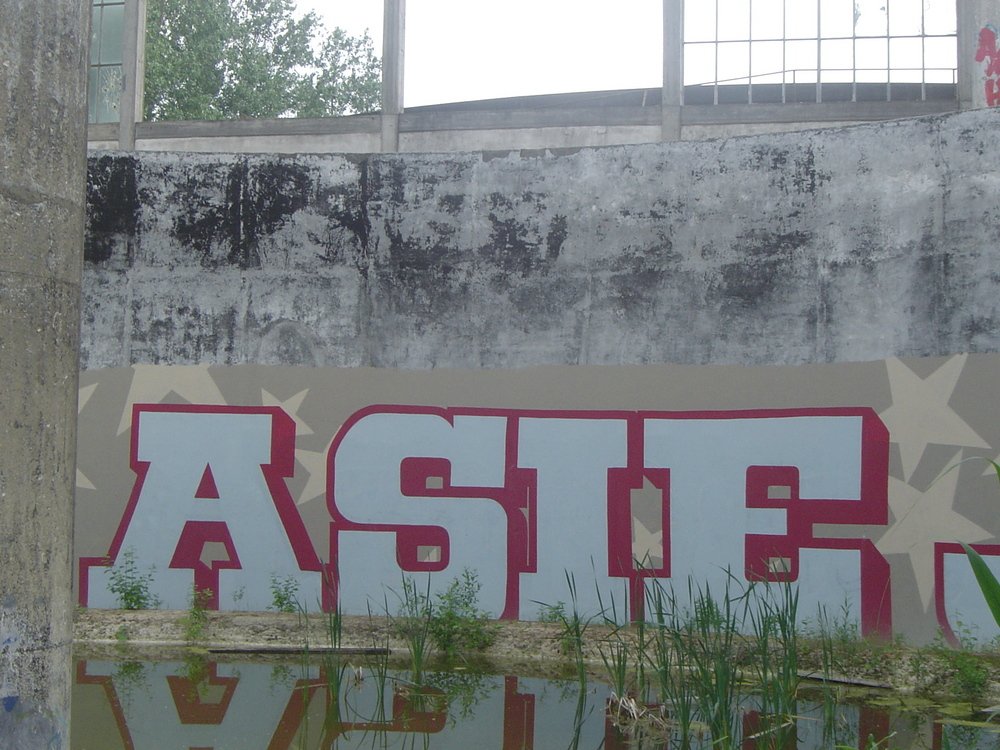 Graffiti Wall in Itzehoe - Photo by king - asie