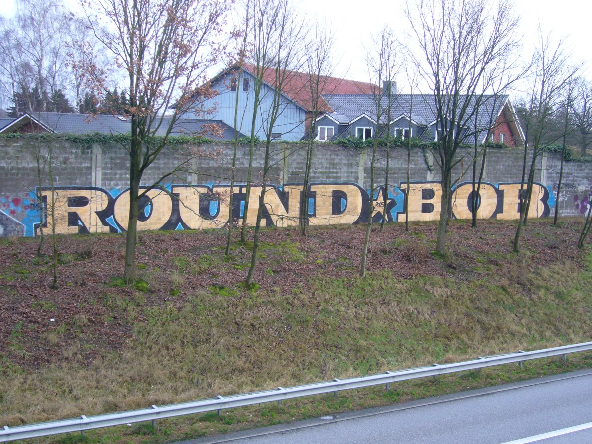 Graffiti Wall in Hamburg - Photo by king - round, bob